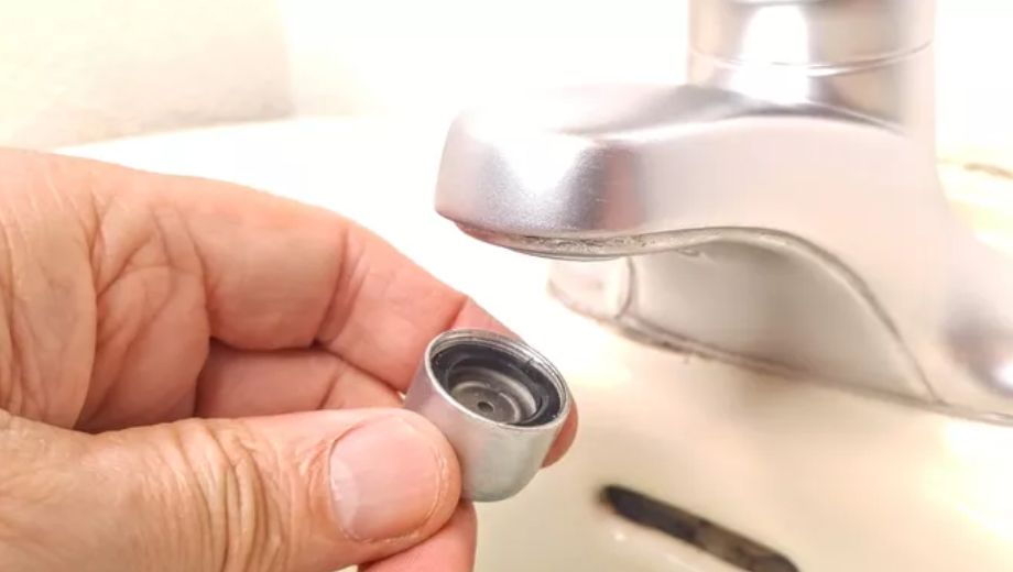 نصب شیر آب بدون نصاب کار